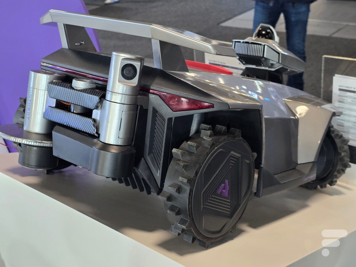 ANTHBOT R730 – AWD vejos robotas